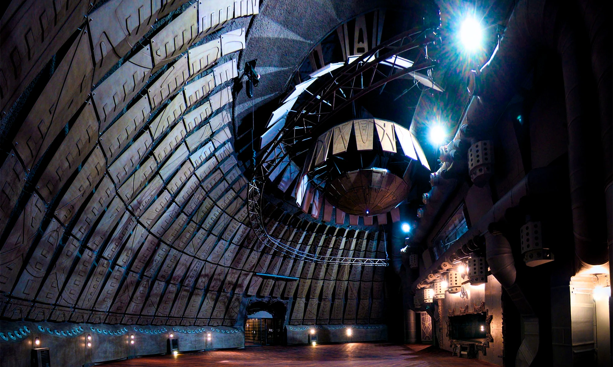 Domy kopułowe o zmierzchu