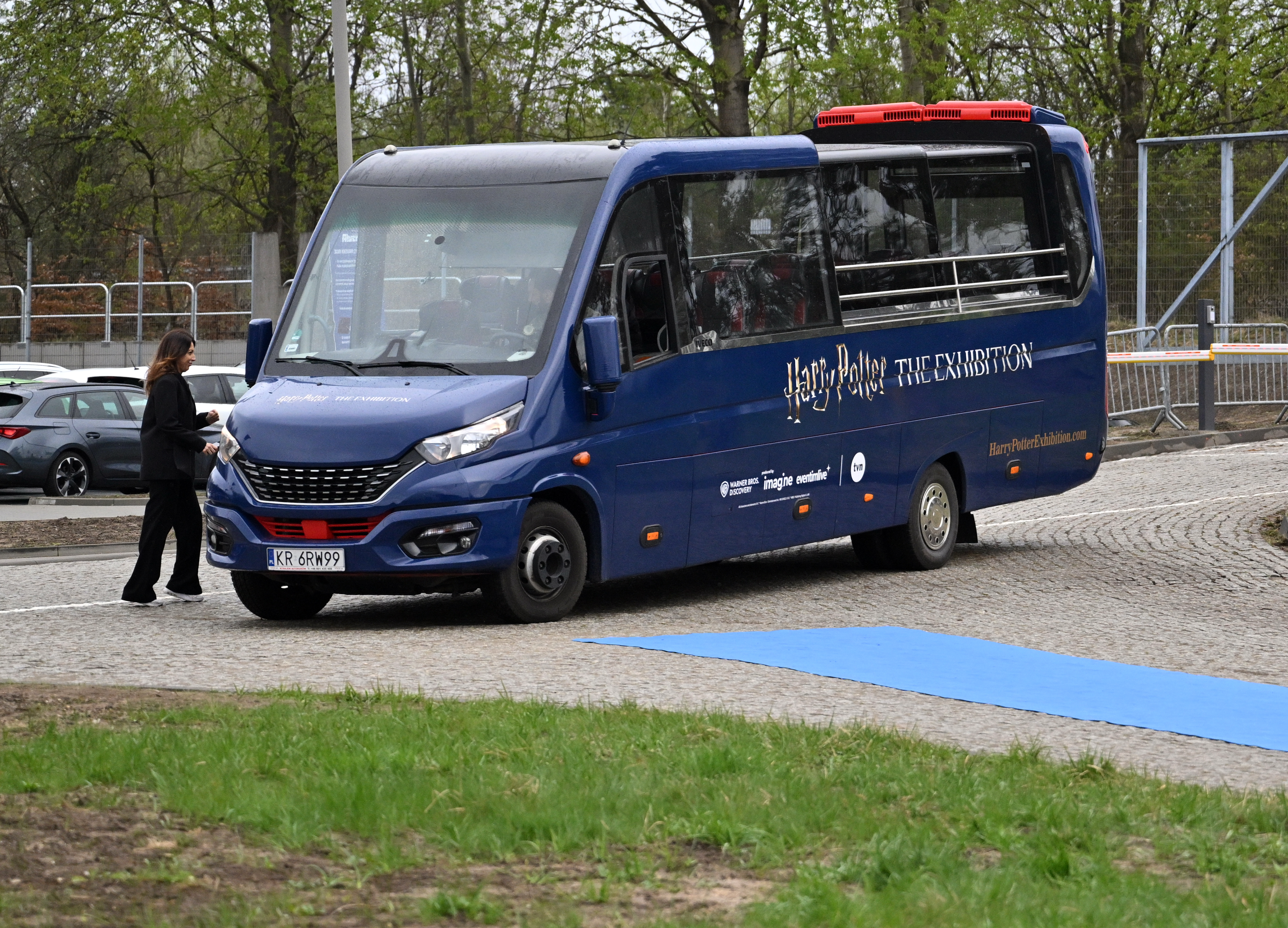 Autobus wystawy na zewnątrz